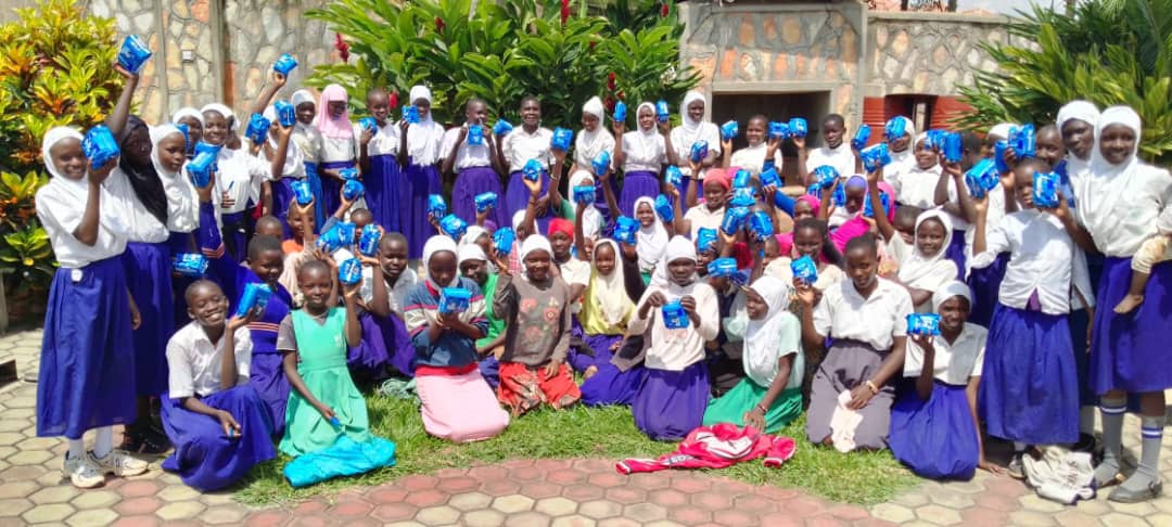 We facilitate access to reproductive health services, including specialized care for those living with HIV/AIDS, and offer comprehensive training in domestic violence prevention. This holistic approach ensures that every young person in our program has the stability, knowledge, and health necessary to build a prosperous and dignified future